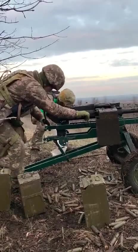Ukrainians Using Unusual Wheeled Gun