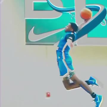 Trey Parker literally Flying🏀