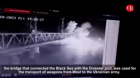 Russians ATTACK with underwater drone the bridge through which weapons were transported to Ukraine