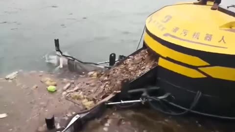 River cleaning machine