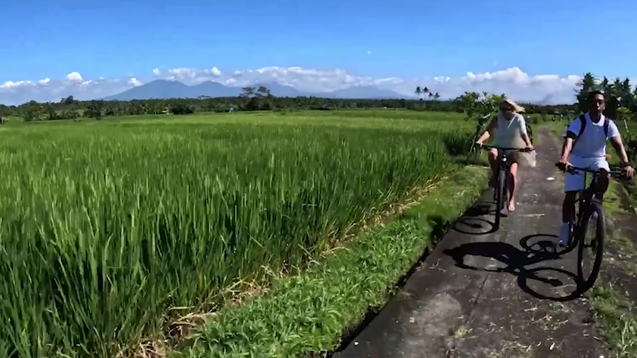 Marcia Bikes Around Bali | Kimpton's Round The World Travel Show