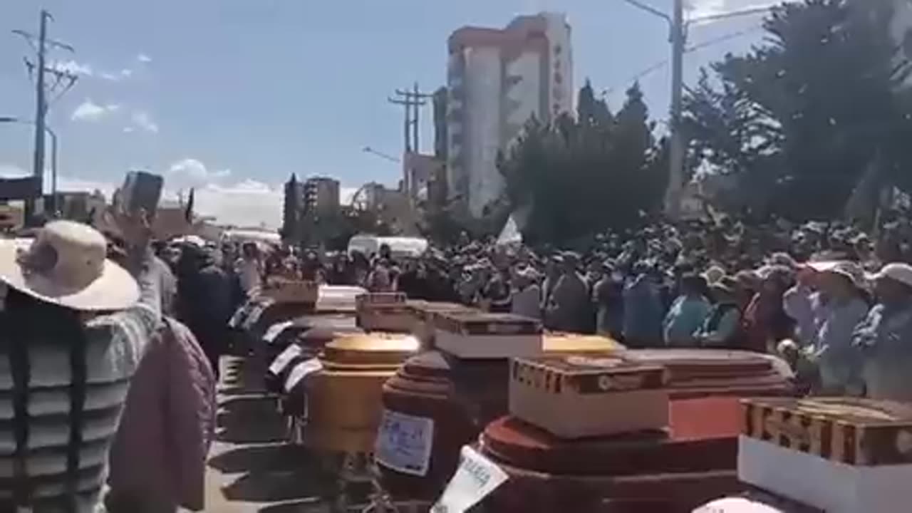 JULIACA PUNO PERU DE LUTO POR GENOCIDIO LESA HUMANIDAD FUNERALES