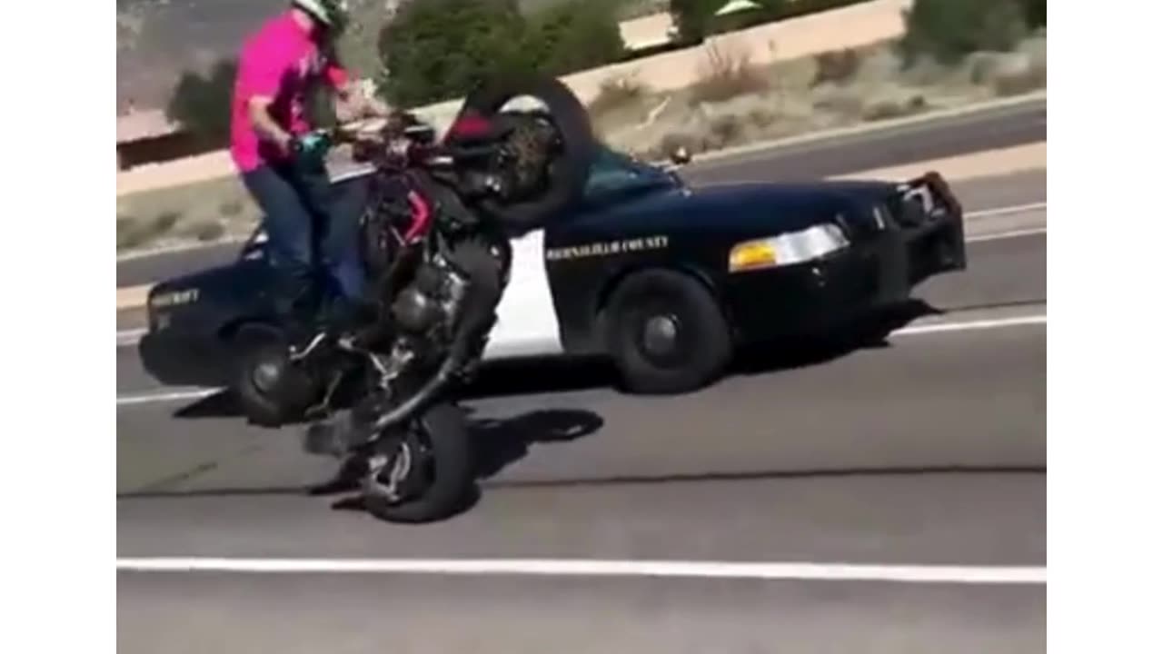 OMG !!! Motor Rider almost got Electrocuted