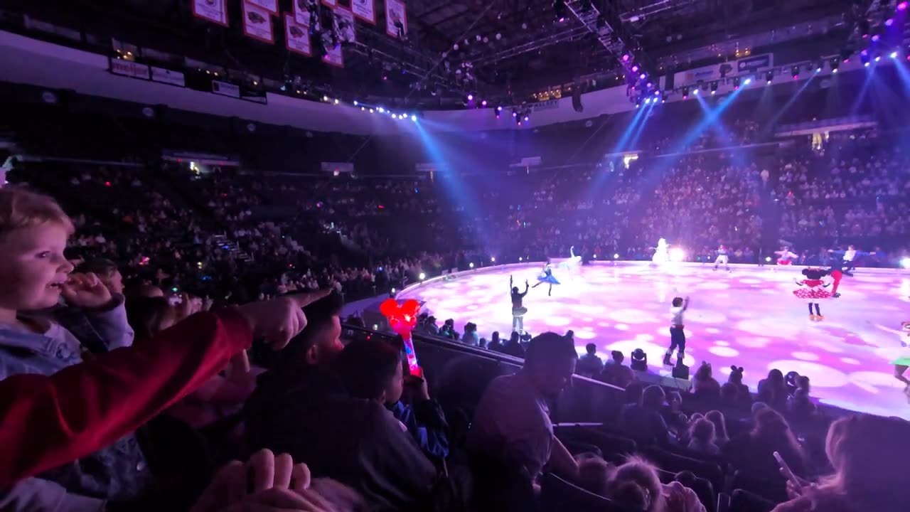 Disney on Ice End Scene: Encanto and Frozen