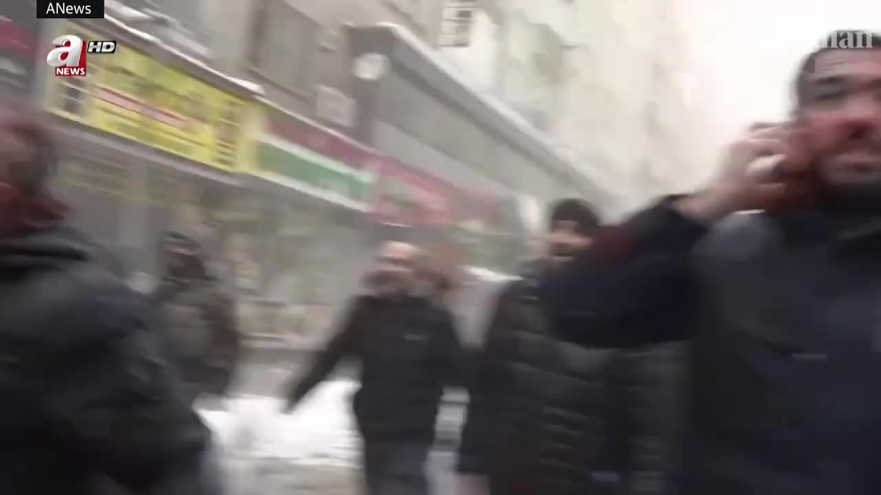 Earthquake in Turkey caught live!
