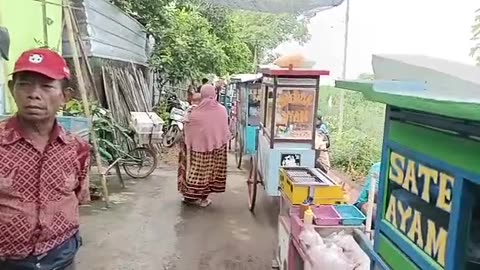 Bazar gratis di majelis Al husaini cirebon