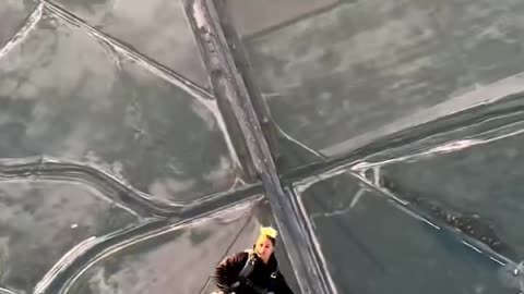 Viral skydiving