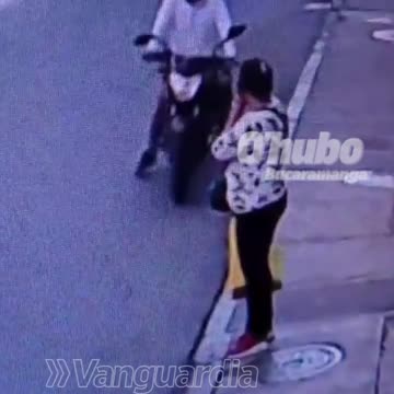 Mujer fue asaltada por motoladrón en el Centro de Bucaramanga
