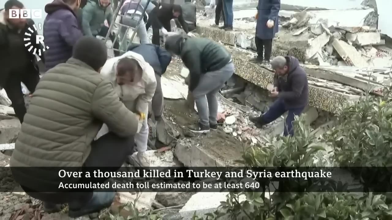 Second earthquake hits in Turkey after more than 1,000 killed