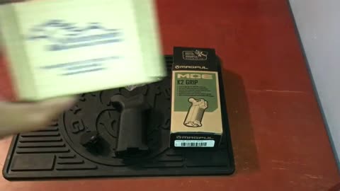 MAGPUL MOE K2 GRIP - Tabletop Review