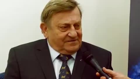 Gen. Mirosław Hermaszewski potwierdza kształt ziemi