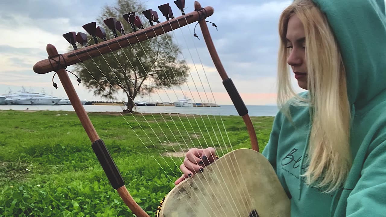 Anthi Bozoviti | Outdoor improvisation on Ancient Greek Lyre