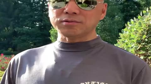 20220829文贵先生GETTR¹： #中共内斗：疫苗问题在国内党内清零政策引起了巨大的争议，政治斗争已经是愈演愈烈！物质上衡量张松桥买的画、玩过的明星、洗过的钱和生活，中国人都白活了！