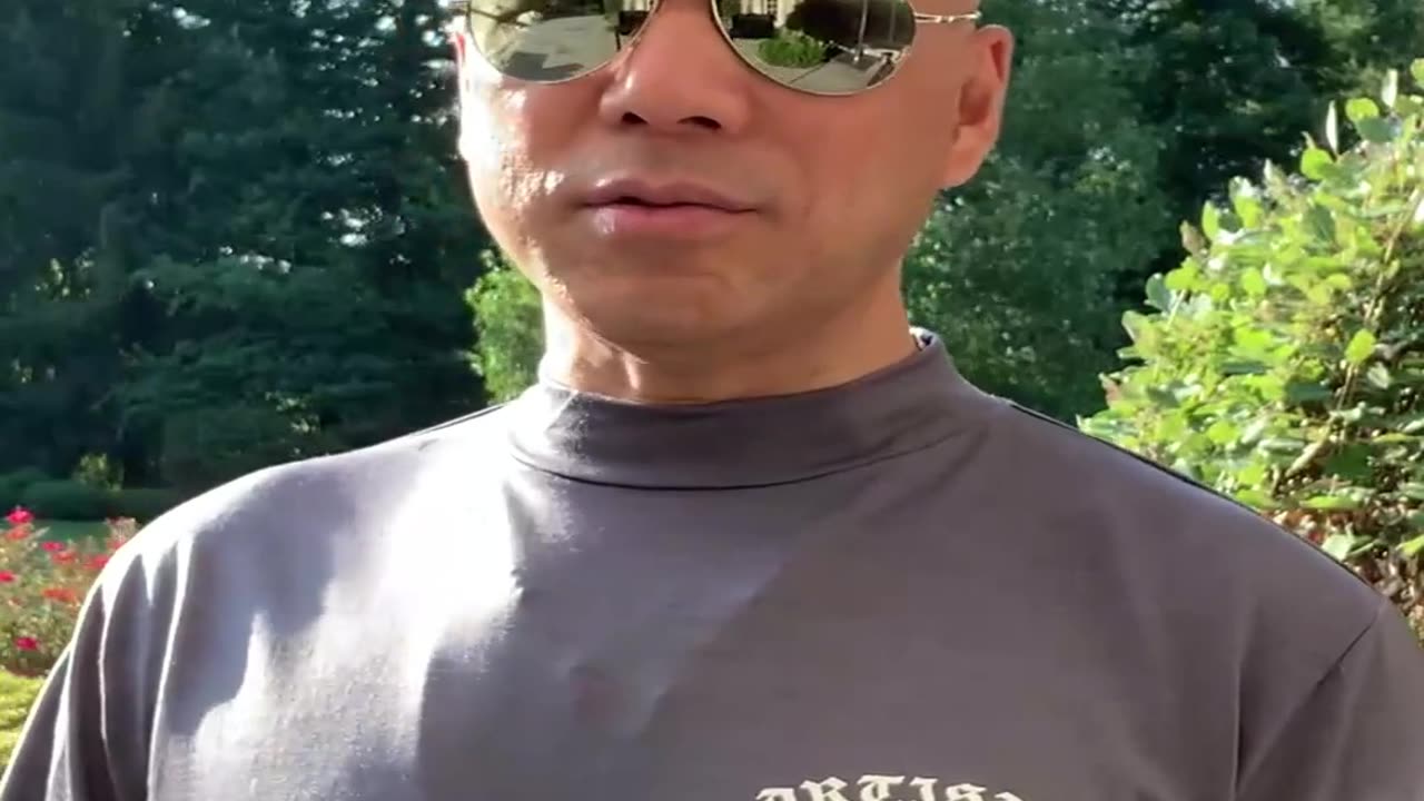 20220829文贵先生GETTR¹： #中共内斗：疫苗问题在国内党内清零政策引起了巨大的争议，政治斗争已经是愈演愈烈！物质上衡量张松桥买的画、玩过的明星、洗过的钱和生活，中国人都白活了！