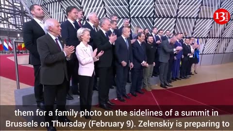 MOMENT: EU leaders welcome President Zelenskiy with round of appause