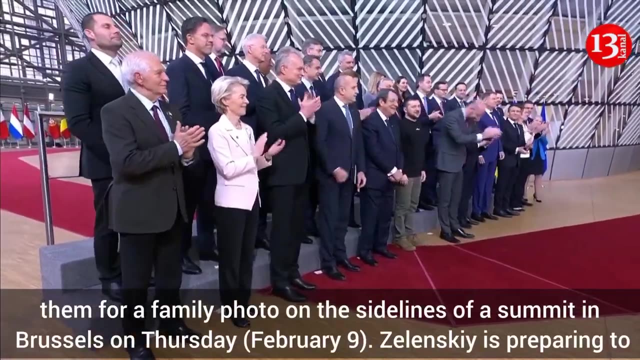 MOMENT: EU leaders welcome President Zelenskiy with round of appause