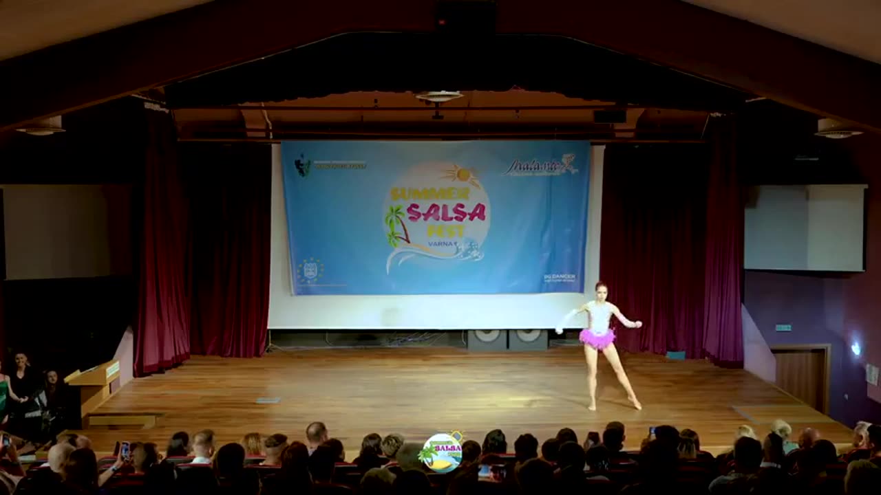 Loana Coman Dancing Show