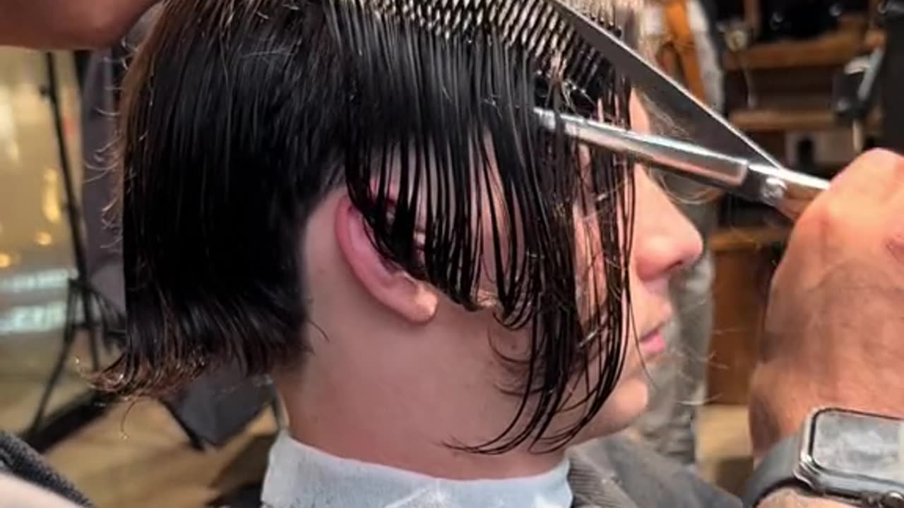 "How to Create the Perfect Cut: Barber Styles You Can’t Miss!"