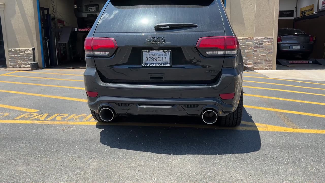 2017 Jeep SRT Grand Cherokee 6.4L HEMI V8 w/ STRAIGHT PIPES!