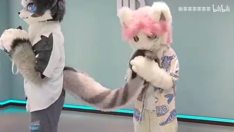 【兽装日常】疯狂星期四没吃到，于是毛五吃虾虾，我开动了!