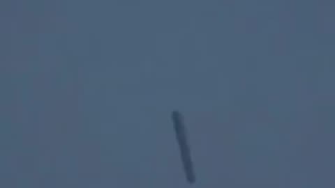 Cigar shaped UFO in Manchester England - UFO latest news - ufo cigar shaped #uap #ovni