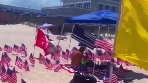 Brilliant 😂 - ideal beach setup.