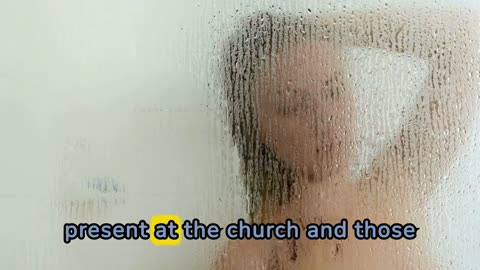 Completely naked on a video call for a funeral: ends up on the screen in church! ⚰⚰