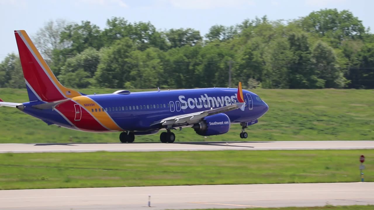 Southwest Boeing 737 MAX 8 departing St Louis Lambert Intl - STL