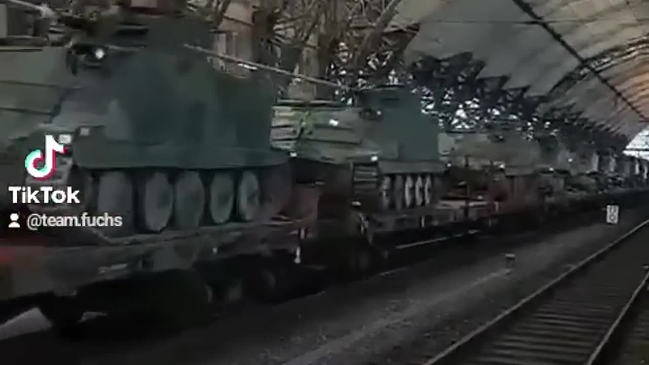 Panzer rollen wieder an die Ostfront | Tanks roll back to the Eastern Front