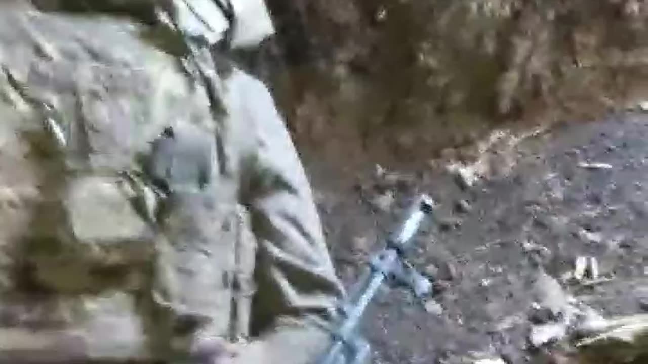 🇷🇺⚔️🇺🇦 Video from the 3rd Mt-assault battalion of the 55th brigade advancing in the Avdeevka sector.