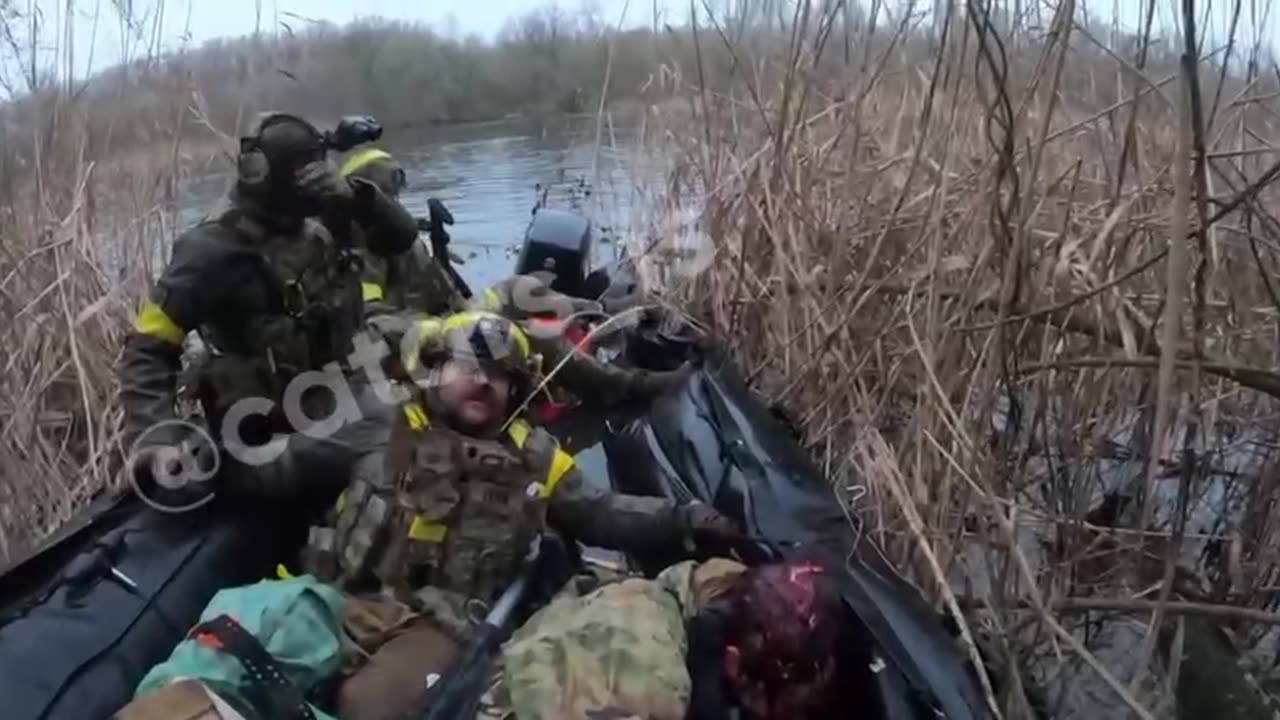 18+ Content -- Ukrainian Soldier was hit trying to cross the Dnieper River
