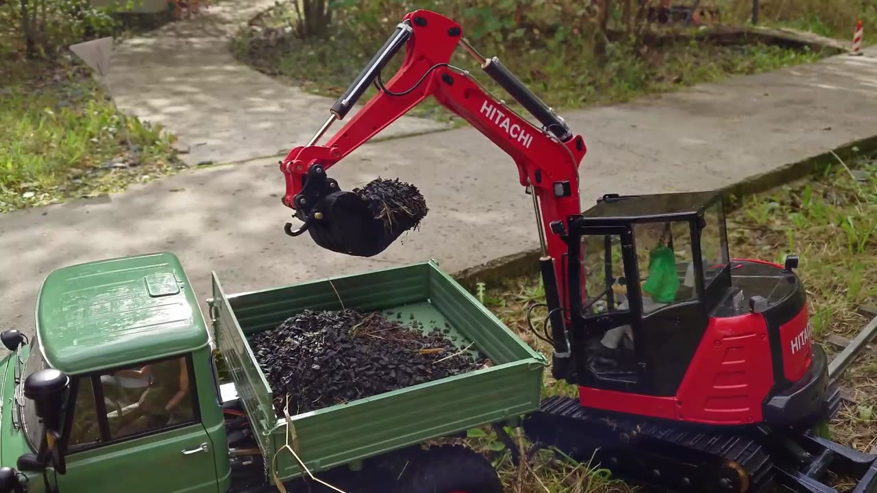 Unimog and Hitachi Excavator Big Scale RC Models