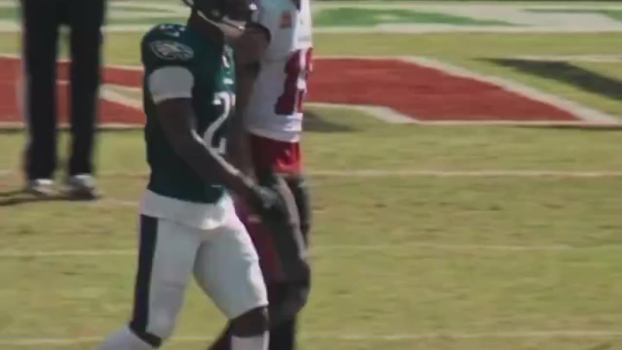 Mike Evans "You easy as **** to get open on" on Eagles secondary during blowout