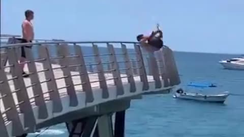 He Shorted It
