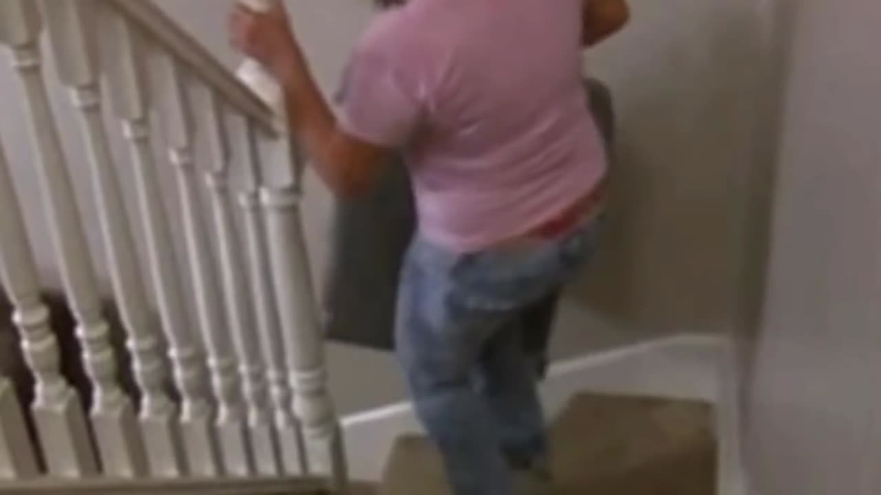 MILF Shows Her Pink Whaletail While Cleaning