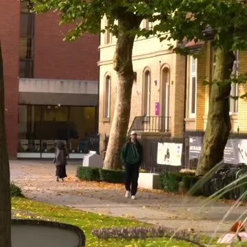 Dreaming of studying abroad but feeling financially overwhelmed? 🤯 We've got you covered! 💰