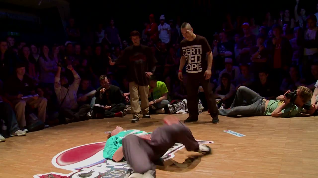 top9 vs. hustlekidz (final battle) Pepsi CIrcle Industry 2010(1080p_H.264-AAC)