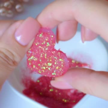 DIY/ Glitter and glue stick heart