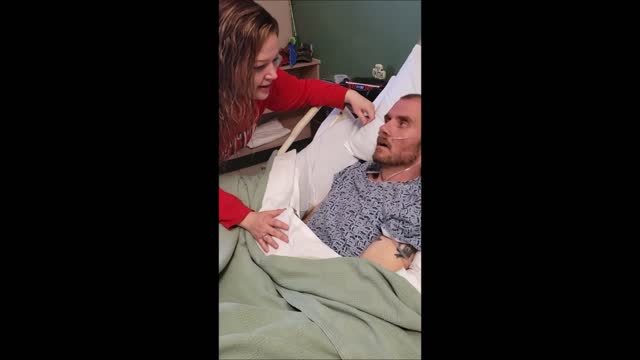 HEART-BREAKING Wife sings Amazing Grace to dying husband