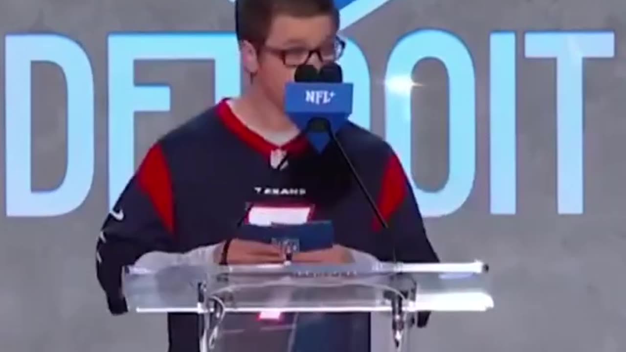 SKetch annouces NFL draft