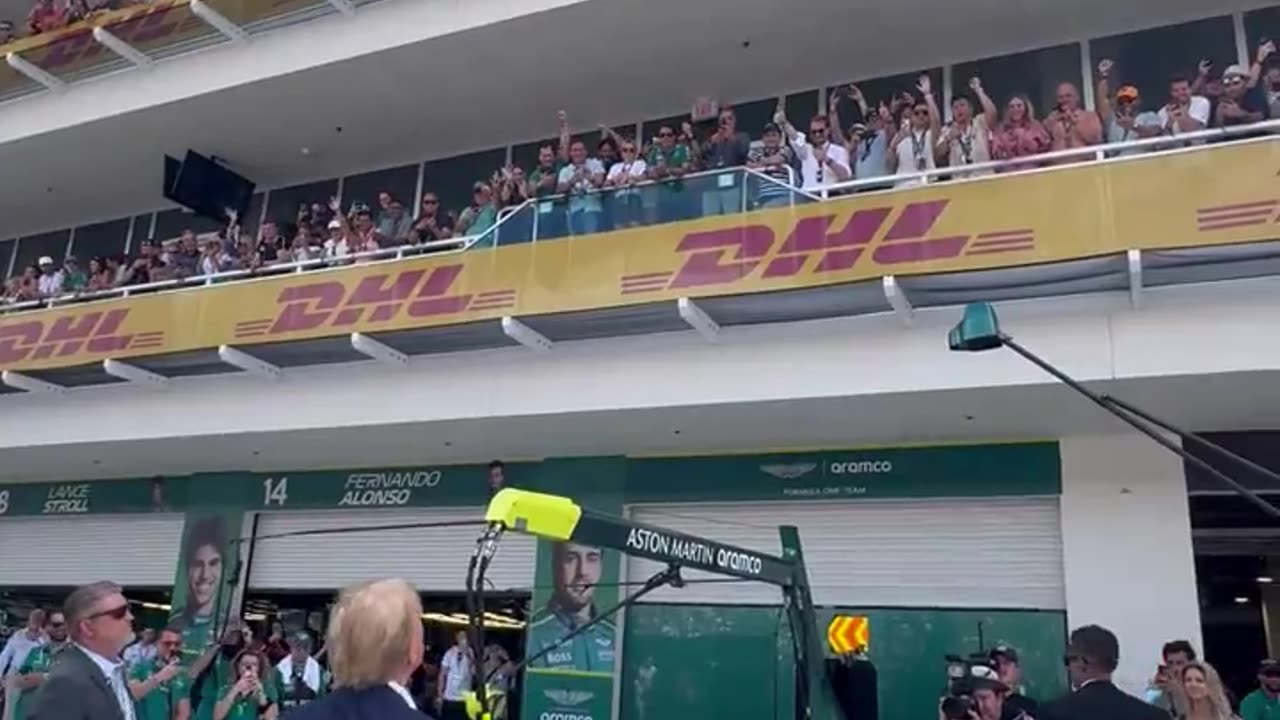 President @realDonaldTrump walking down F1 Pit Lane 🇺🇸