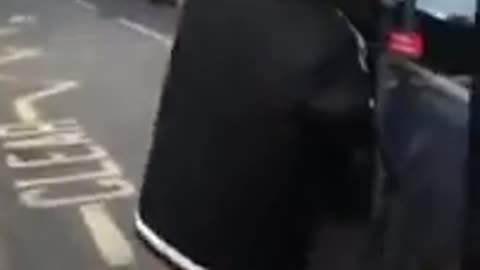 UK Nonce Sting Kyle falls flat on his face after attempting to run!