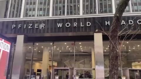 👏👏👍👍 outside Pfizer World headquarters in Manhattan today 🔥