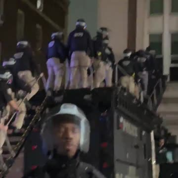 Helmeted Cops Pour Into the Occupied UCLA Building