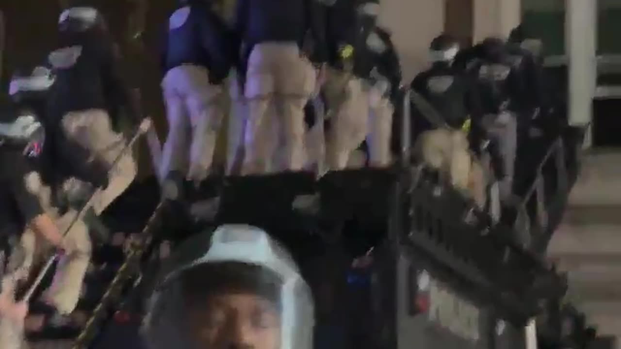 Helmeted Cops Pour Into the Occupied UCLA Building