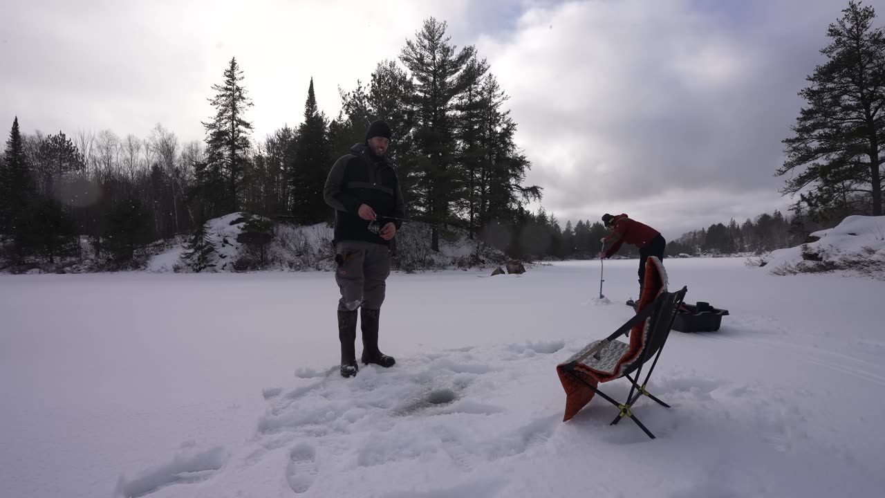 3 Days Winter Camping and Ice Fishing in Unusual Weather