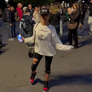 She got Congo’s in her headdd