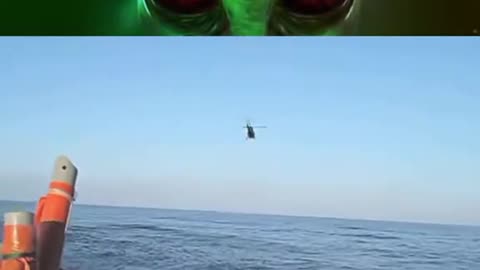 🟥UFO wird von 2 Kampfjets Verfolgt/Dann taucht das UFO ins Wasser❗️Ein Militärhelikopter kommt auch🟥