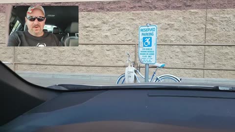 A driving and Chatting video