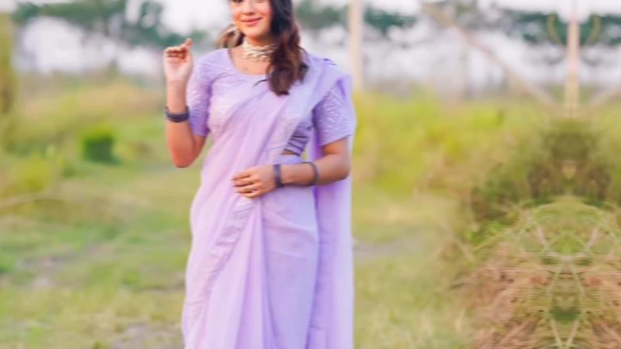 শাড়ী ও থ্রীপিছে,, রিতুকে অ-সাধারণ সুন্দর লাগছে…